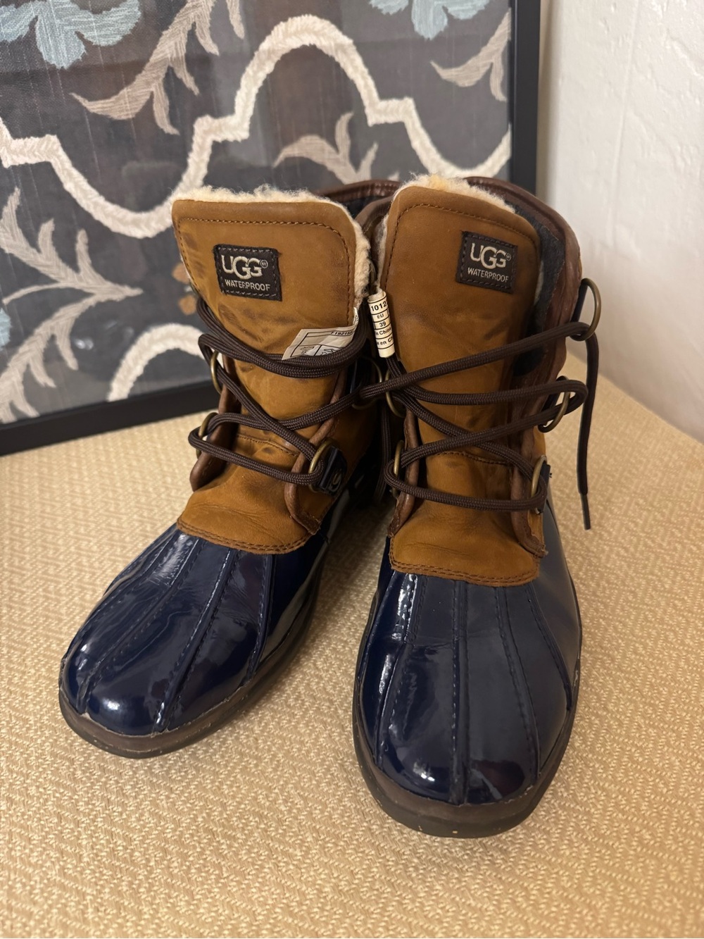 UGG Waterproof Duck Boots Brown & Navy Blue Lace Up Size 8 Women